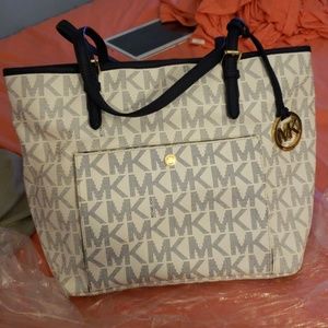 Michael Kors Jet Set tote